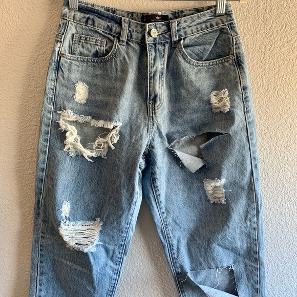 Missguided Riot Ripped Mom Jeans - Picture 6 of 12